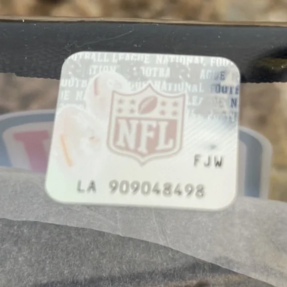 Fenty Swag Belt Bag w Lip Gloss - Picture 16 of 17